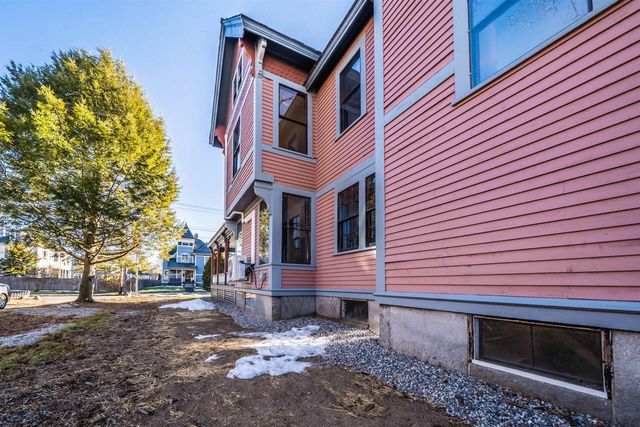 70 concord Street, Nashua, NH 03064