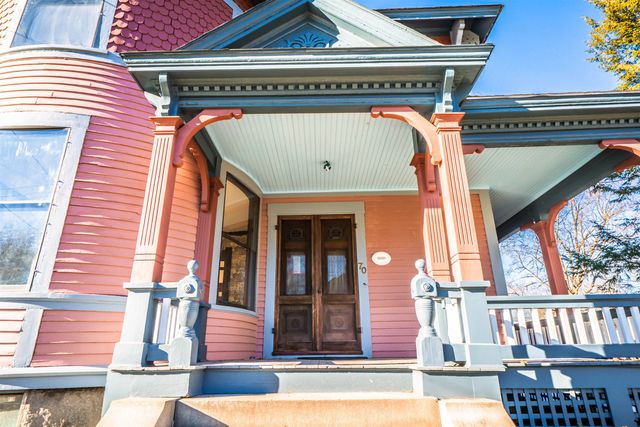 70 concord Street, Nashua, NH 03064