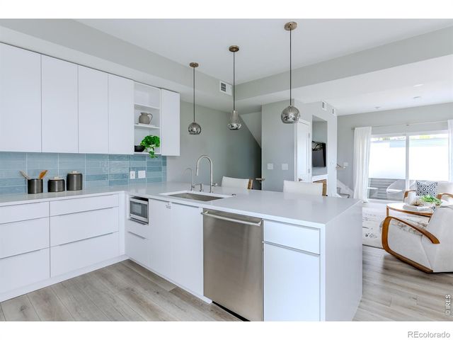 402 W Baseline Road H, Lafayette, CO 80026
