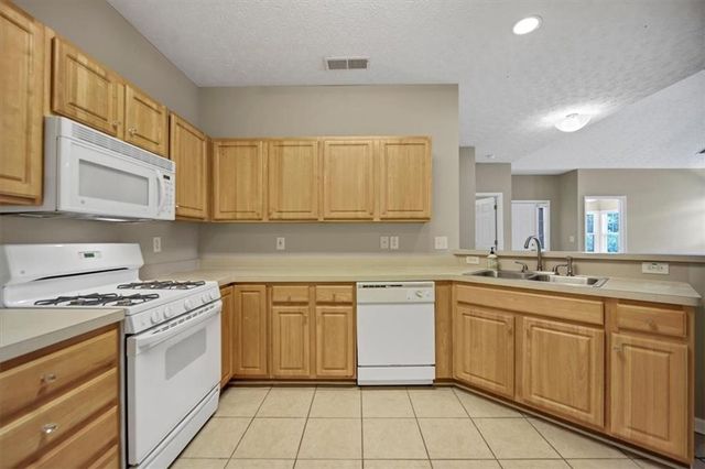 3766 Villa Springs Circle 41, Powder Springs, GA 30127