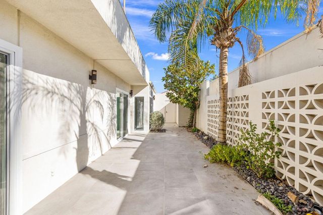 1810 Sandcliff Road, Palm Springs, CA 92264