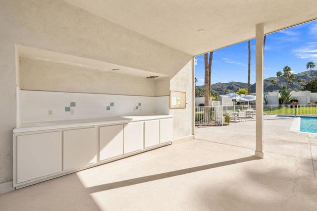 1810 Sandcliff Road, Palm Springs, CA 92264