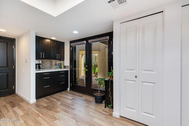 2437 E RANCHO Drive, Phoenix, AZ 85016