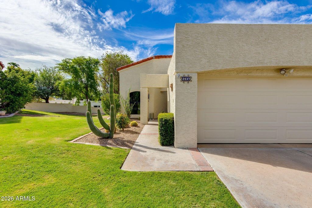 2437 E RANCHO Drive, Phoenix, AZ 85016 — exterior