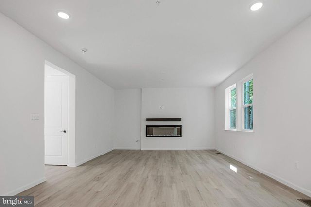 112 CATALPA DR, North East, MD 21901