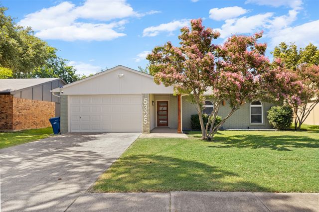 5325 Strickland Avenue, The Colony, TX 75056