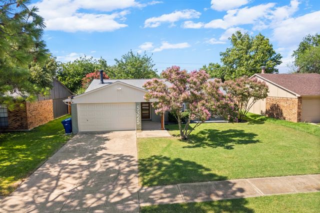 5325 Strickland Avenue, The Colony, TX 75056