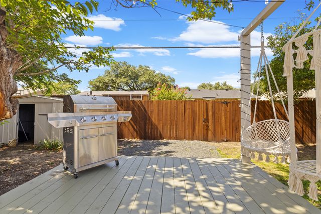 5325 Strickland Avenue, The Colony, TX 75056