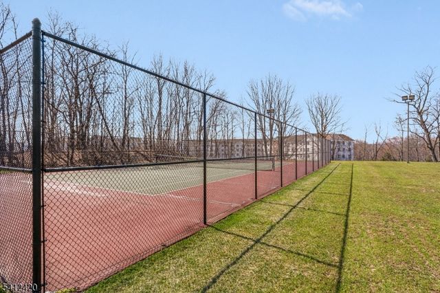 20 Powderhorn Dr, Rockaway Twp., NJ 07866