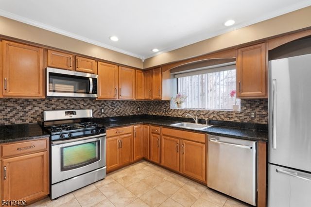 20 Powderhorn Dr, Rockaway Twp., NJ 07866