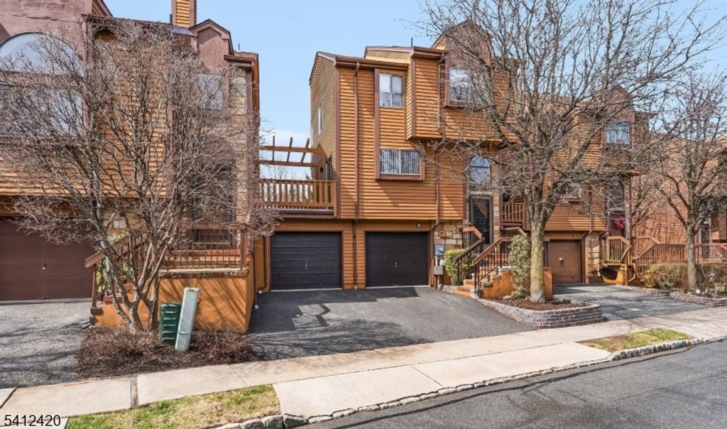 20 Powderhorn Dr, Rockaway Twp., NJ 07866