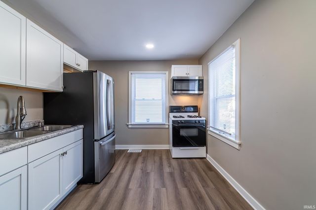 2049 Phenie Street, Fort Wayne, IN 46802