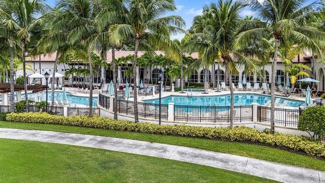 7219 Le Chalet Boulevard, Boynton Beach, FL 33472