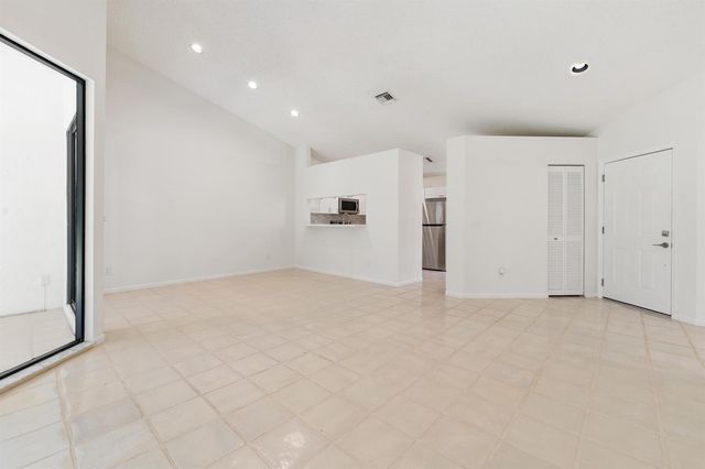 7219 Le Chalet Boulevard, Boynton Beach, FL 33472