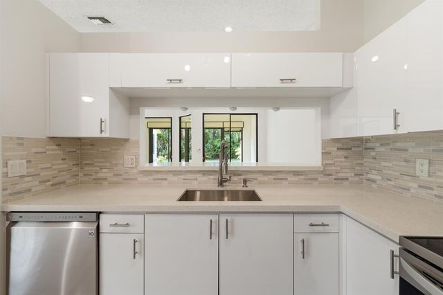 7219 Le Chalet Boulevard, Boynton Beach, FL 33472