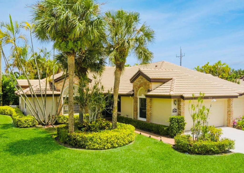 7219 Le Chalet Boulevard, Boynton Beach, FL 33472