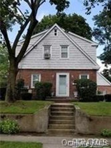 75 Searingtown Road 1st Fl, Albertson, NY 11507
