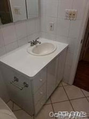 75 Searingtown Road 1st Fl, Albertson, NY 11507