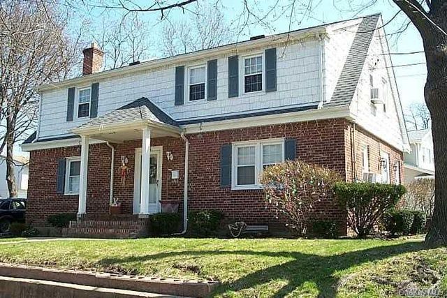 75 Searingtown Road 1st Fl, Albertson, NY 11507
