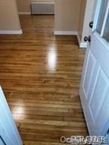 75 Searingtown Road 1st Fl, Albertson, NY 11507