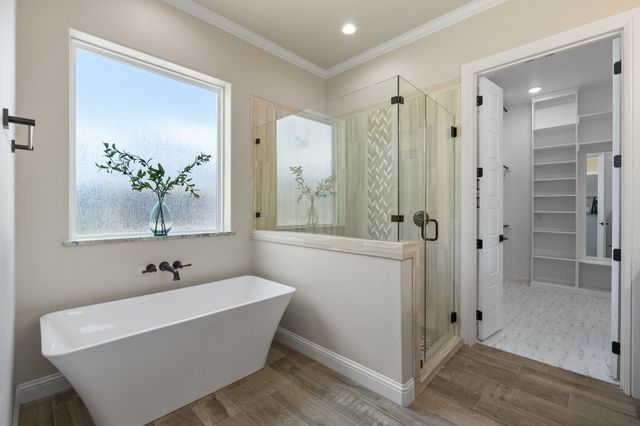 2407 Vineyard Drive, Granbury, TX 76048