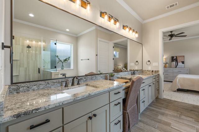 2407 Vineyard Drive, Granbury, TX 76048