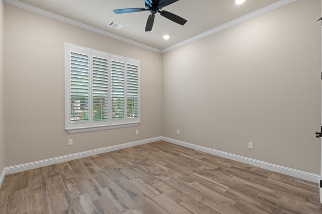 2407 Vineyard Drive, Granbury, TX 76048