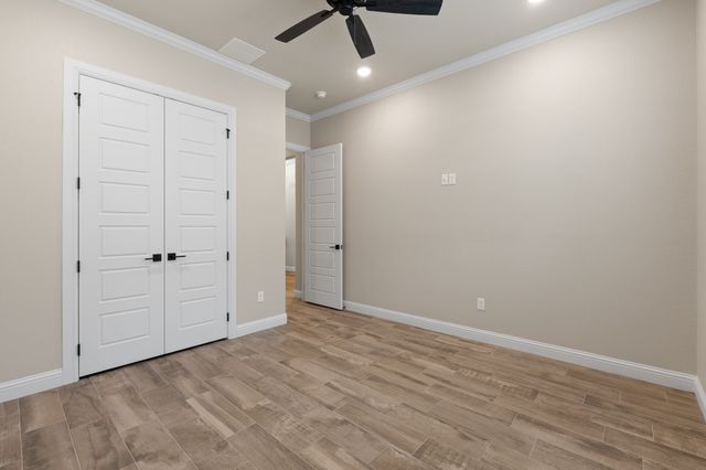 2407 Vineyard Drive, Granbury, TX 76048