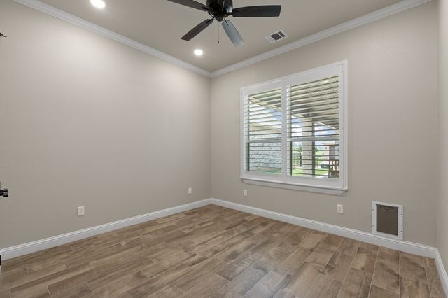 2407 Vineyard Drive, Granbury, TX 76048