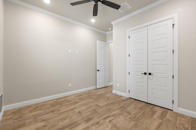 2407 Vineyard Drive, Granbury, TX 76048