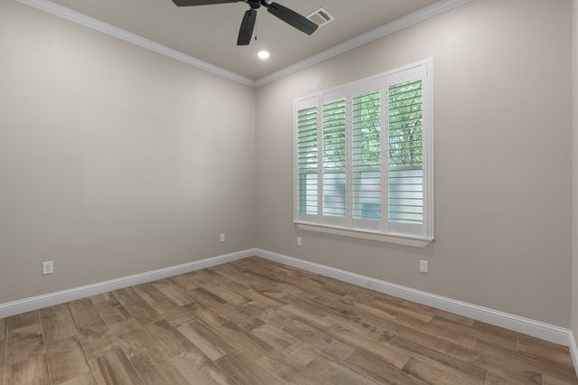 2407 Vineyard Drive, Granbury, TX 76048