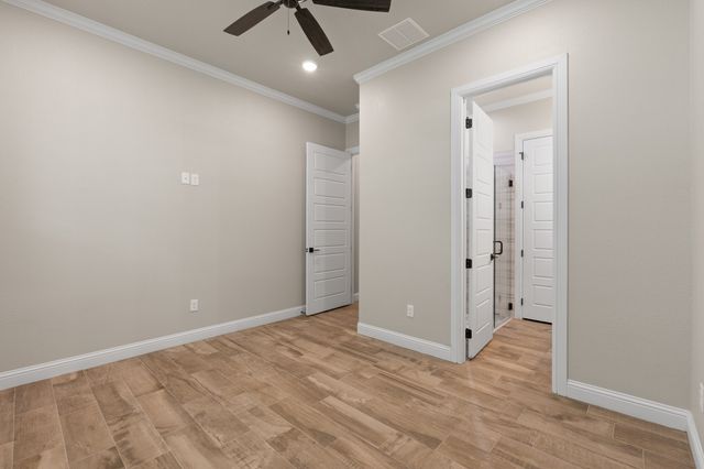 2407 Vineyard Drive, Granbury, TX 76048