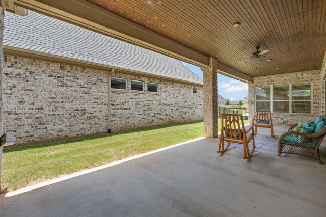 2407 Vineyard Drive, Granbury, TX 76048