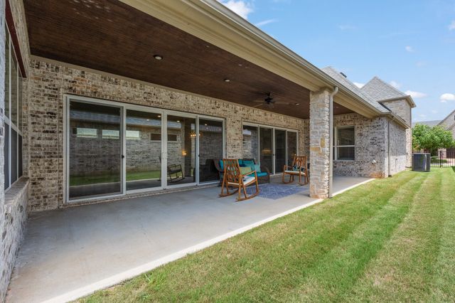2407 Vineyard Drive, Granbury, TX 76048