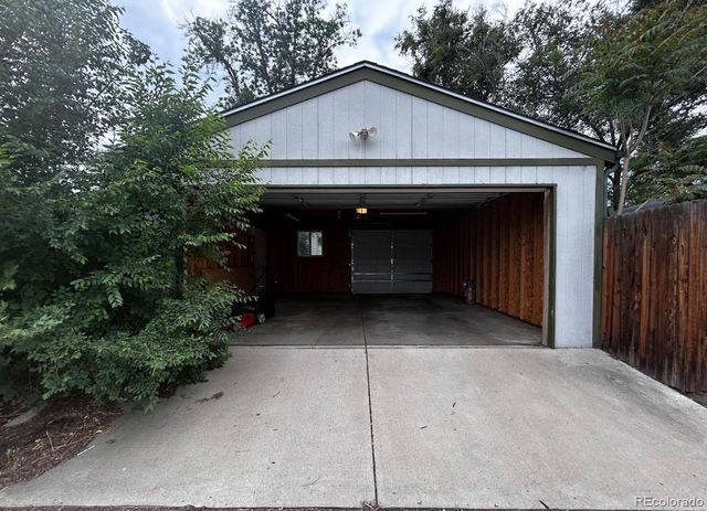 2820 S Acoma Street, Englewood, CO 80110