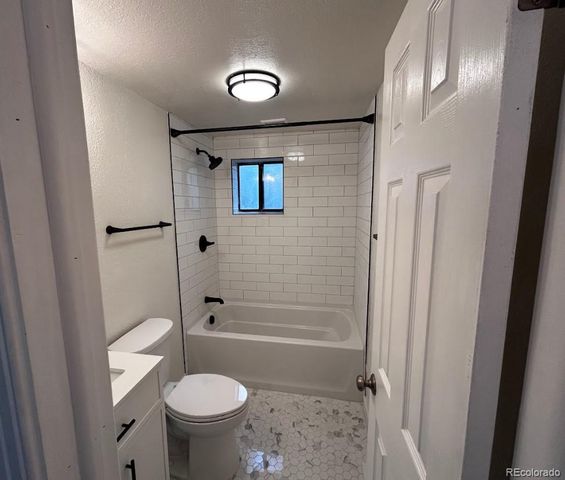 2820 S Acoma Street, Englewood, CO 80110
