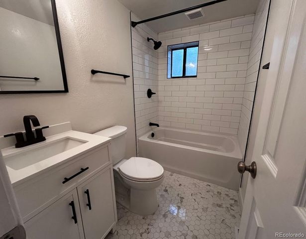 2820 S Acoma Street, Englewood, CO 80110