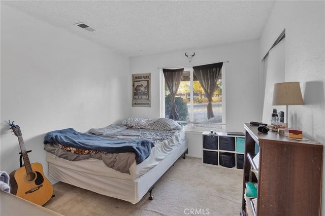 13167 Olathe Road, Apple Valley, CA 92308