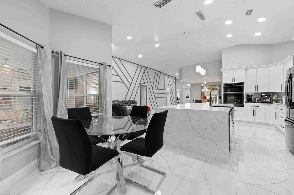 Image 13 of property listing at 416 BECKY STREET, Orlando, FL 32824