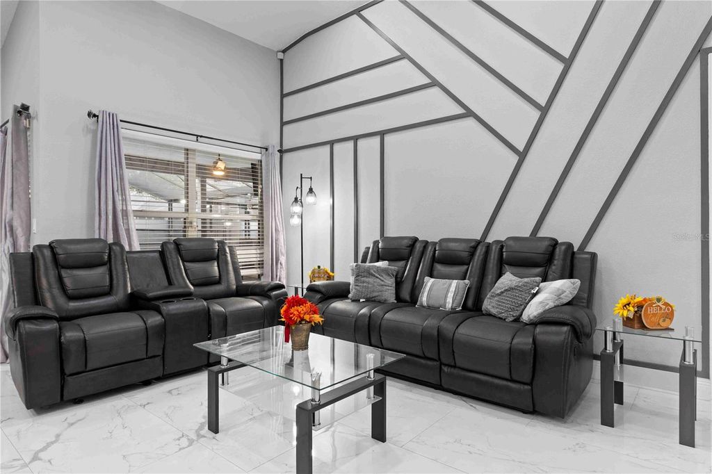 Image 6 of property listing at 416 BECKY STREET, Orlando, FL 32824