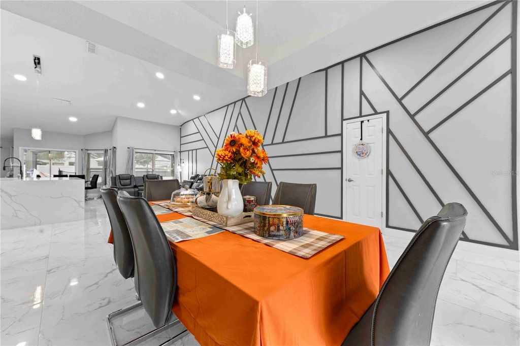 Image 7 of property listing at 416 BECKY STREET, Orlando, FL 32824