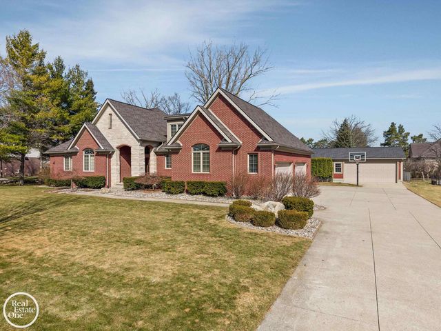 1860 Boulan Drive, Troy, MI 48084