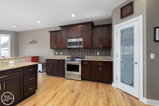 1860 Boulan Drive, Troy, MI 48084