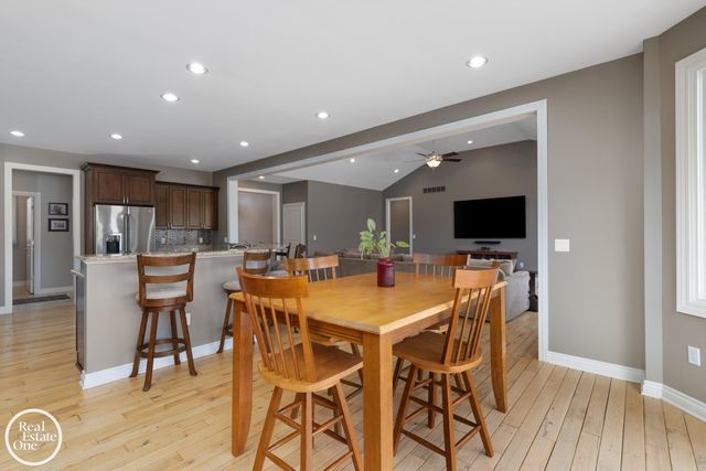 1860 Boulan Drive, Troy, MI 48084