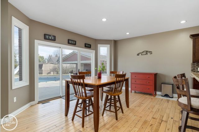 1860 Boulan Drive, Troy, MI 48084