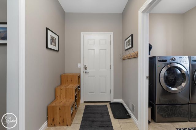 1860 Boulan Drive, Troy, MI 48084