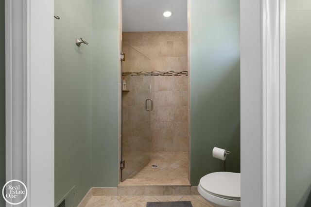 1860 Boulan Drive, Troy, MI 48084