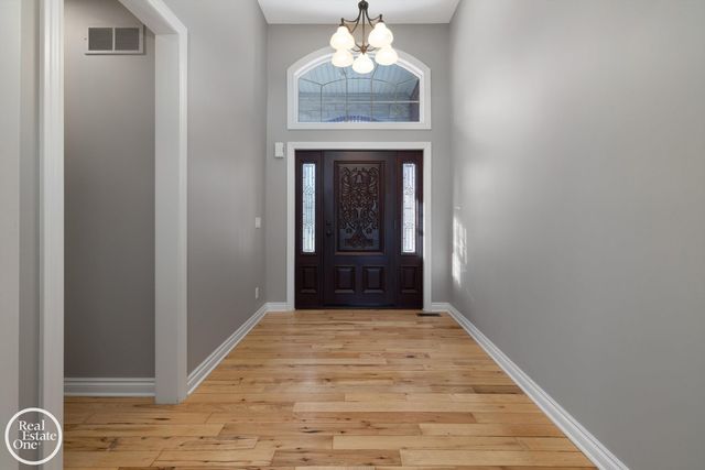 1860 Boulan Drive, Troy, MI 48084