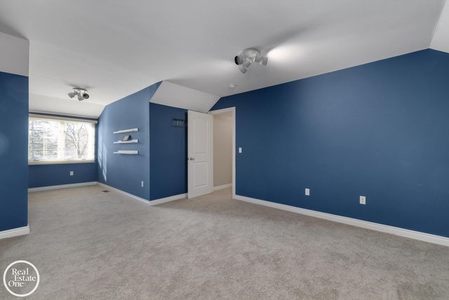 1860 Boulan Drive, Troy, MI 48084