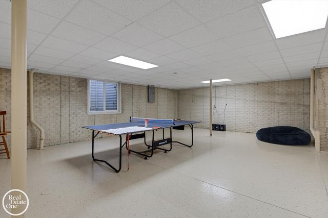 1860 Boulan Drive, Troy, MI 48084